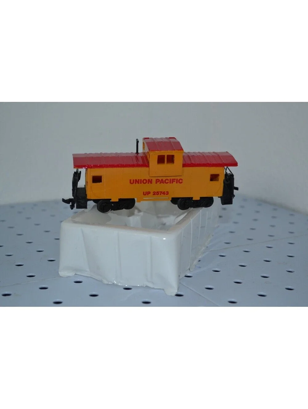 Bachmann HO Scale Union Pacific UP 25743 Caboose